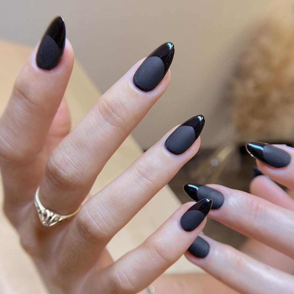 Black French Tip Nails