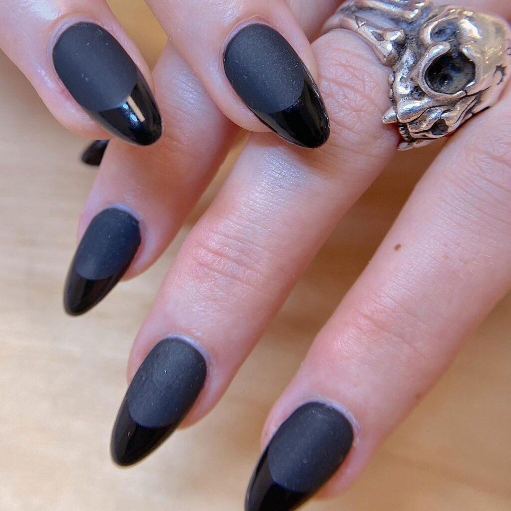 Black French Tip Nails